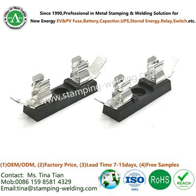 Держатель предохранителя с зажимом из пружинной стали